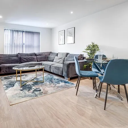 Ebra Stays - Choice Of 2 Or 3 Individual Beds - Luxury New Build ✪ Centre, Digbeth ✓ Smart Tv's & Large Corner Sofa - Apartament *