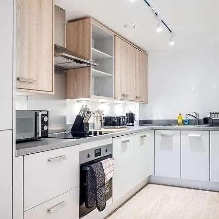 Apartament Ebra Stays - Choice Of 2 Or 3 Individual Beds - Luxury New Build ✪ Centre, Digbeth ✓ Smart Tv's & Large Corner Sofa - Birmingham