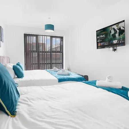Ebra Stays - Choice Of 2 Or 3 Individual Beds - Luxury New Build ✪ Centre, Digbeth ✓ Smart Tv's & Large Corner Sofa - Apartament